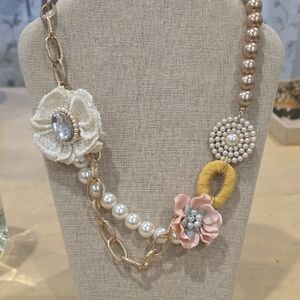 Plunder Pearl and Floral Necklace